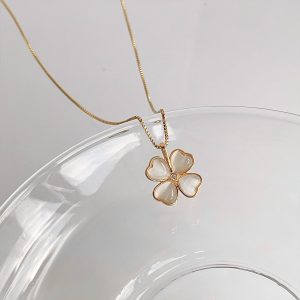 Cat's Eye Lucky Clover Necklace